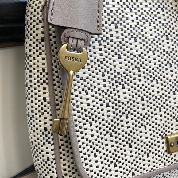 Fossil Cream and Brown Crossbody Bag - Picture 3 of 13